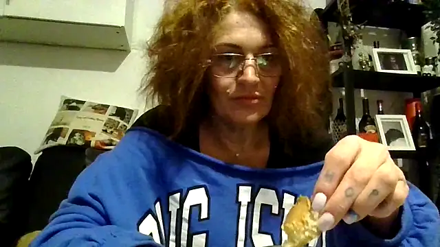 Snapshot of RubyyRosee chatting on December 19, 6:53 am RubyyRosee online show from December 19, 6:53 am