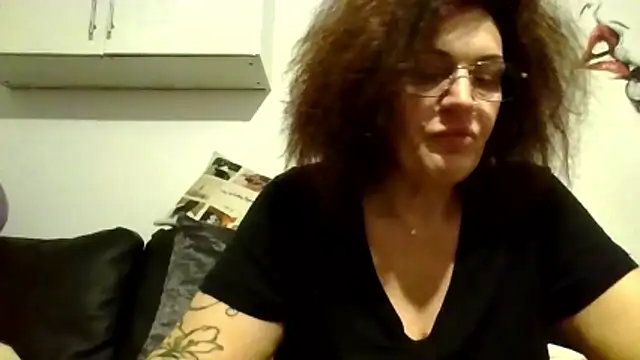 Snapshot of RubyyRosee chatting on January 17, 6:18 am RubyyRosee online show from January 17, 6:18 am