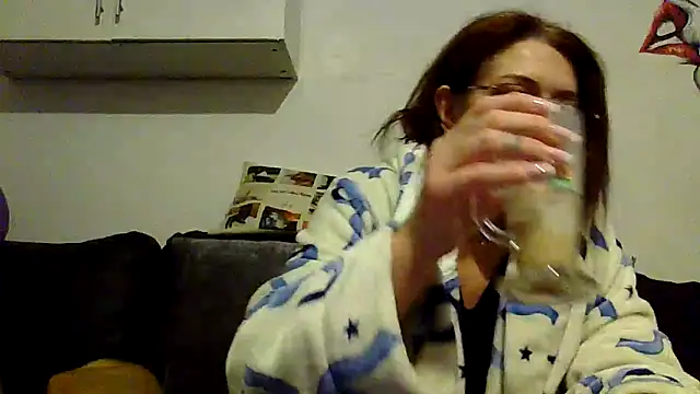 Snapshot of RubyyRosee chatting on February 1, 6:23 am RubyyRosee online show from February 1, 6:23 am