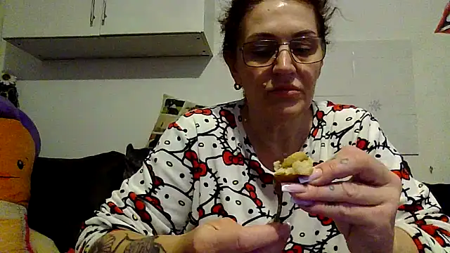 Snapshot of RubyyRosee chatting on February 15, 9:41 am RubyyRosee online show from February 15, 9:41 am