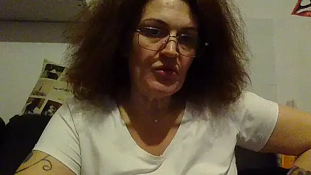 Snapshot of RubyyRosee chatting on February 21, 9:38 pm RubyyRosee online show from February 21, 9:38 pm