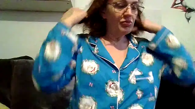 Snapshot of RubyyRosee chatting on March 21, 6:40 am RubyyRosee online show from March 21, 6:40 am