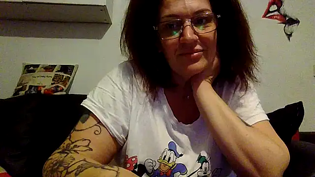 Snapshot of RubyyRosee chatting on April 10, 5:45 am RubyyRosee online show from April 10, 5:45 am