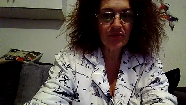 Snapshot of RubyyRosee chatting on April 12, 5:34 am RubyyRosee online show from April 12, 5:34 am