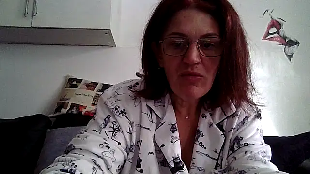 Snapshot of RubyyRosee chatting on April 14, 8:20 am RubyyRosee online show from April 14, 8:20 am