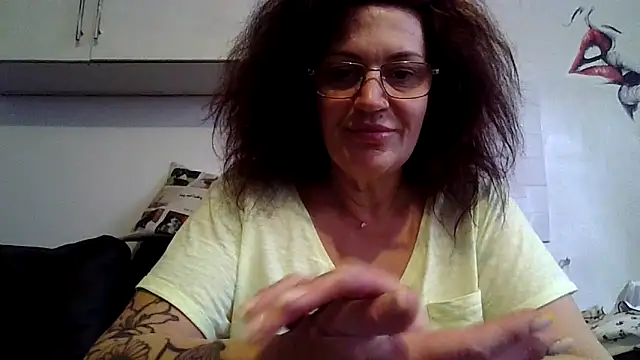 Snapshot of RubyyRosee chatting on April 19, 9:41 am RubyyRosee online show from April 19, 9:41 am