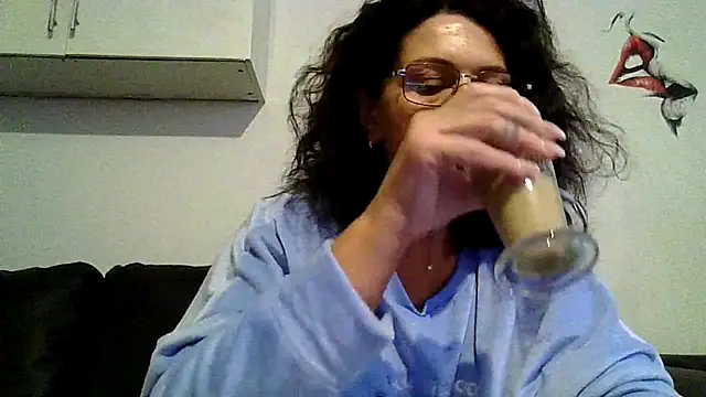 Snapshot of RubyyRosee chatting on June 30, 6:14 am RubyyRosee online show from June 30, 6:14 am