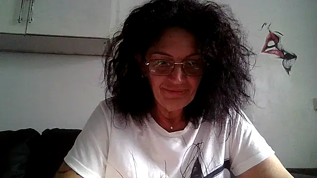 Snapshot of RubyyRosee chatting on July 4, 6:19 am RubyyRosee online show from July 4, 6:19 am