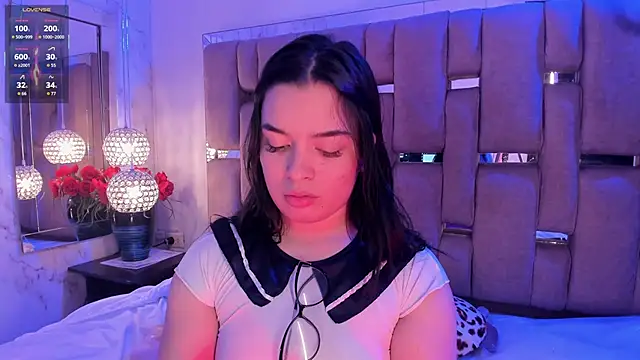 Snapshot of KateLee chatting on January 18, 8:29 am KateLee online show from January 18, 8:29 am