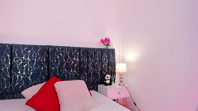 katte landerr online show from April 14, 1:17 pm