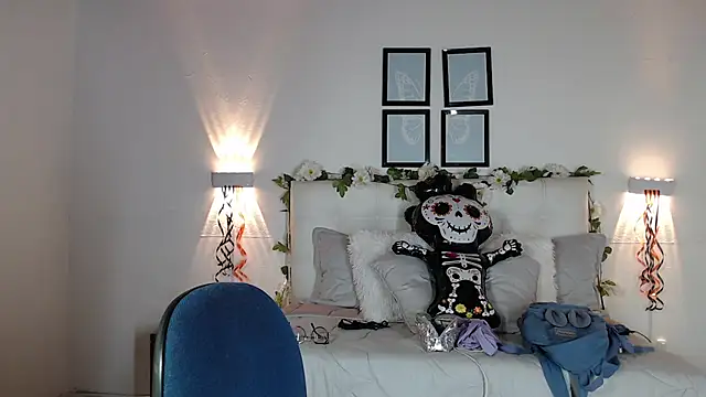 Megan 05  online show from November 11, 6:30 pm