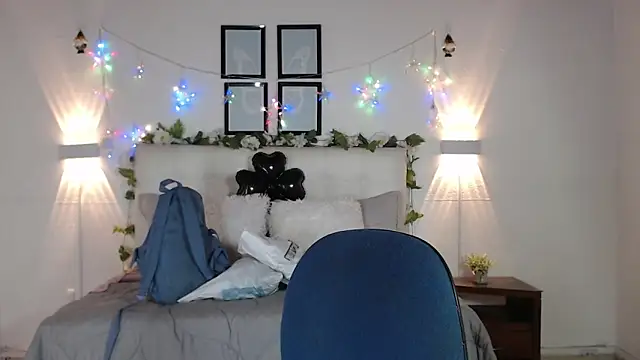 Megan 05  online show from February 20, 5:57 pm