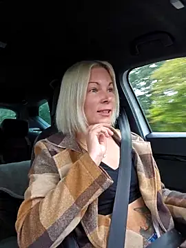 Sunny-Sin online show from September 29, 8:19 am