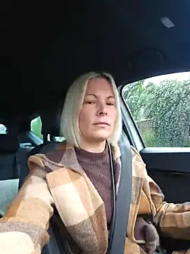 Sunny-Sin online show from October 4, 8:01 am