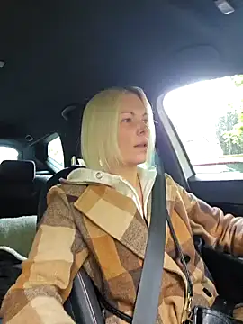 Sunny-Sin online show from October 10, 9:19 am