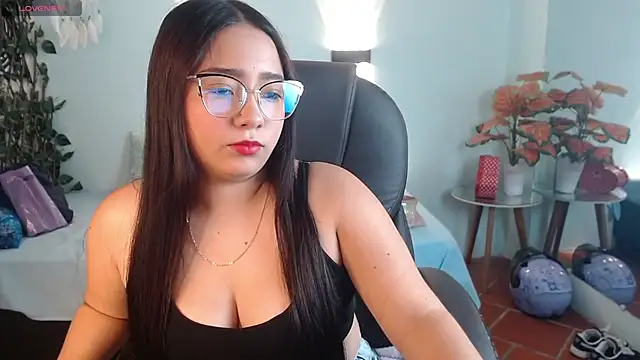 tinisweet online show from May 6, 6:24 pm