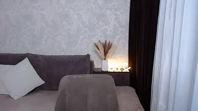 Snapshot of IrisJones chatting on June 2, 4:42 pm IrisJones online show from June 2, 4:42 pm