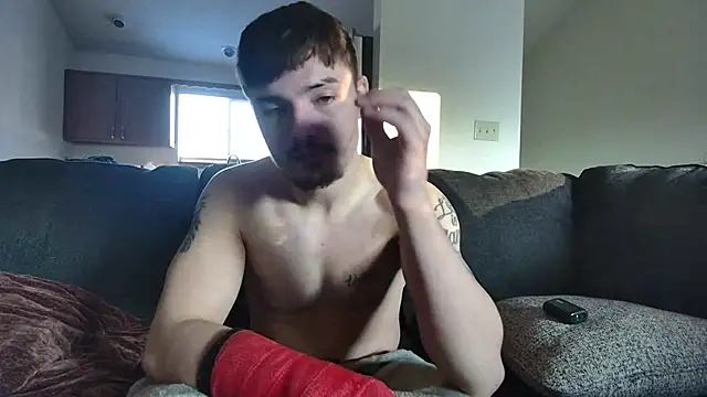 Snapshot of derekmontana2 chatting on February 14, 11:23 pm derekmontana2 online show from February 14, 11:23 pm