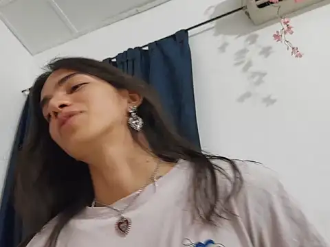 Snapshot of pyke_sm chatting on October 13, 2:11 am pyke sm online show from October 13, 2:11 am