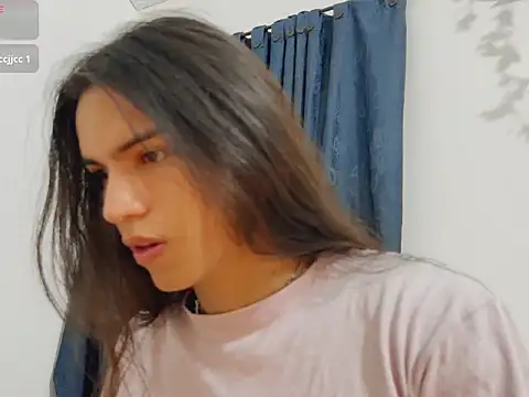 Snapshot of pyke_sm chatting on October 14, 1:17 am pyke sm online show from October 14, 1:17 am