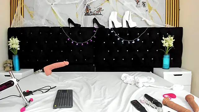 Lisa sweetas online show from October 7, 7:44 pm