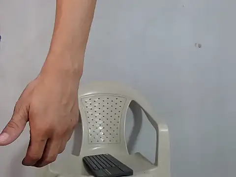 Snapshot of masterbrave420 chatting on November 3, 9:48 pm masterbrave420 online show from November 3, 9:48 pm