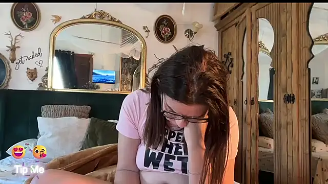 Snapshot of _Melia_ chatting on June 27, 1:50 pm Melia online show from June 27, 1:50 pm