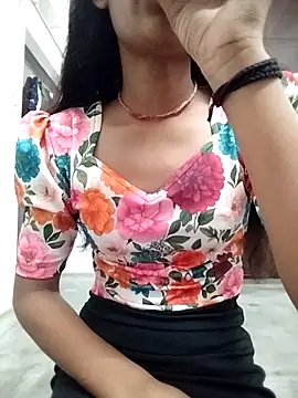 Snapshot of Naina_04 chatting on October 2, 3:52 pm Naina 04 online show from October 2, 3:52 pm