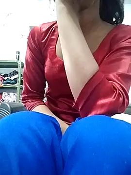 Snapshot of Naina_04 chatting on November 13, 10:47 am Naina 04 online show from November 13, 10:47 am