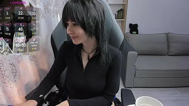 MistyDark online show from April 10, 10:31 am