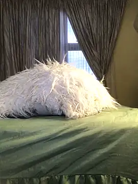 Snapshot of KINKYBOOTI22 chatting on March 26, 4:12 pm KINKYBOOTI22 online show from March 26, 4:12 pm