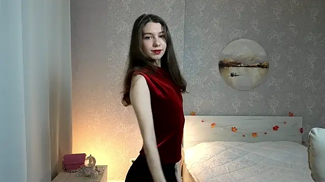 Snapshot of KellyShines chatting on December 3, 8:23 am KellyShines online show from December 3, 8:23 am