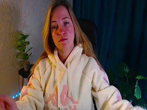 Snapshot of arlana_klart chatting on October 6, 1:36 am arlana klart online show from October 6, 1:36 am