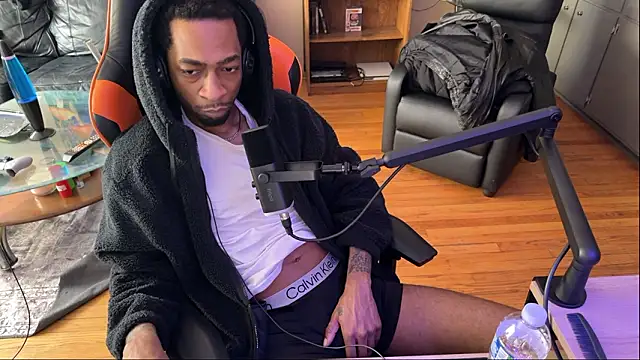 Snapshot of KasanovaFrankenstein chatting on March 1, 5:26 pm KasanovaFrankenstein online show from March 1, 5:26 pm