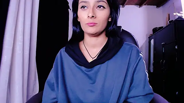 loganher900 online show from February 6, 6:29 am