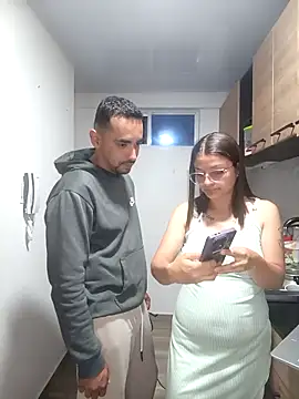 stivenlujan69 online show from September 13, 2:33 am