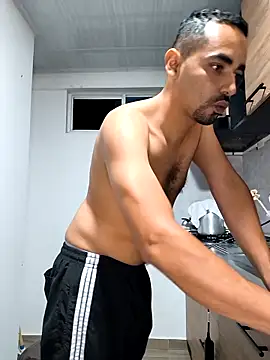 stivenlujan69 online show from December 17, 3:34 am