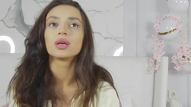 AdoraCortes online show from September 21, 5:09 am