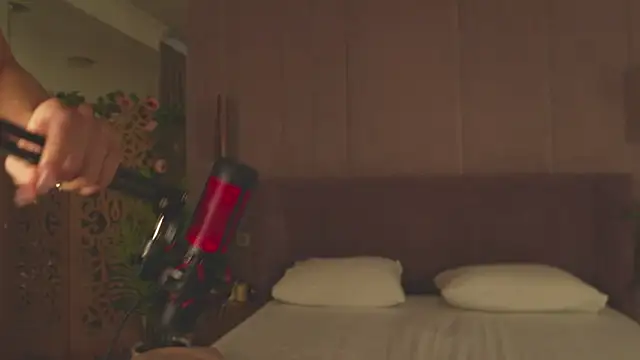 AdoraCortes online show from April 17, 5:10 am