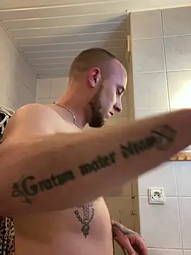 Snapshot of MikeFake chatting on March 27, 11:37 pm MikeFake online show from March 27, 11:37 pm