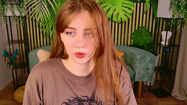 Snapshot of Moon__Bunny chatting on October 10, 3:44 pm Moon Bunny online show from October 10, 3:44 pm