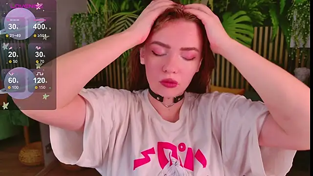 Snapshot of Moon__Bunny chatting on October 19, 4:07 pm Moon Bunny online show from October 19, 4:07 pm