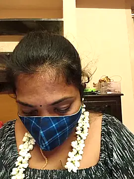 Snapshot of Tamil_Mithra chatting on November 9, 2:37 pm Tamil Mithra online show from November 9, 2:37 pm