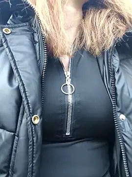 YOOUR EVAA online show from October 4, 11:41 am