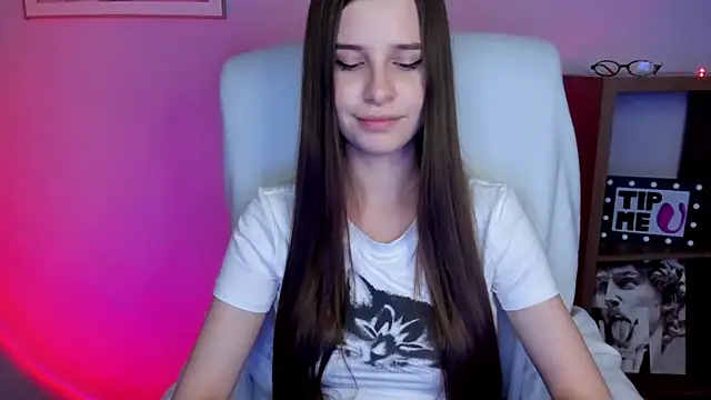 Snapshot of LuxMaya chatting on April 23, 12:29 pm LuxMaya online show from April 23, 12:29 pm