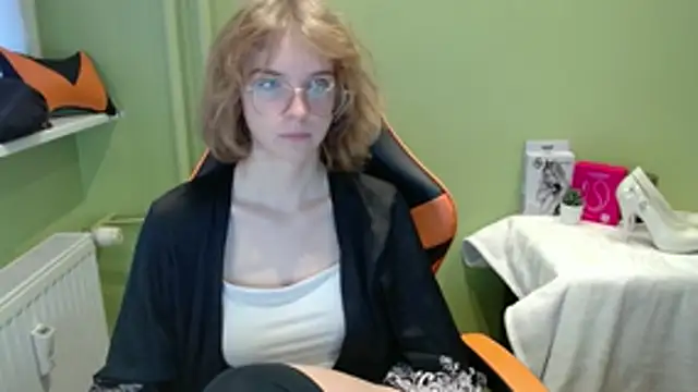 juicyPenny online show from November 20, 7:30 am