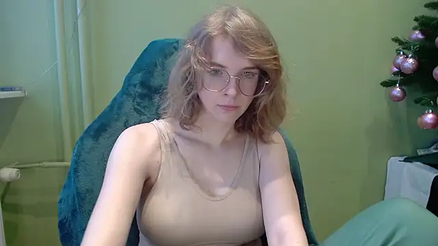 juicyPenny online show from February 6, 7:34 am