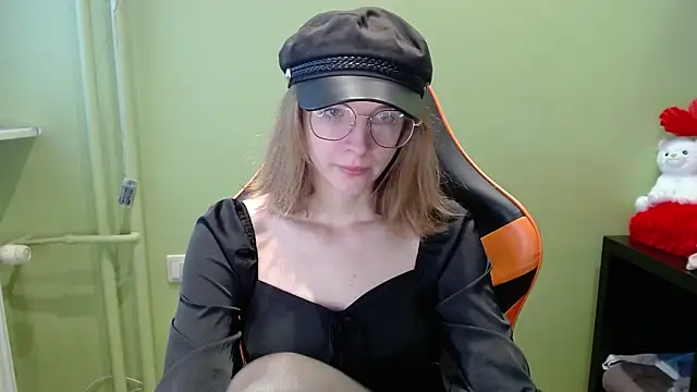 juicyPenny online show from February 25, 7:29 am