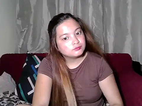 Snapshot of gwenn_2025 chatting on March 29, 3:01 pm gwenn 2025 online show from March 29, 3:01 pm
