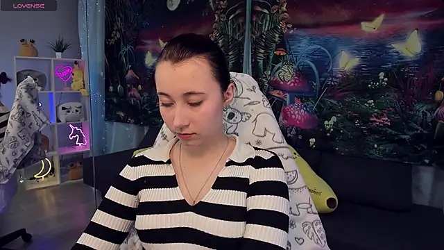 ClaraParks online show from October 3, 6:16 pm